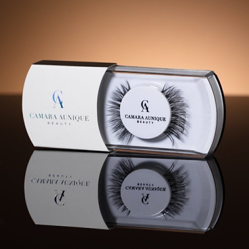 Camara Aunique Beauty Mary Lashes